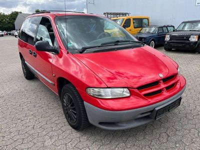 Rot Gebraucht 1997 Chrysler Voyager Van / Kleinbus | 990 €