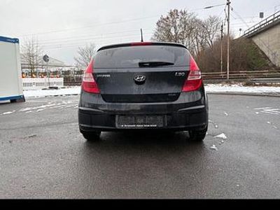 Gebraucht Hyundai i30 109 PS (80 kW) 2010 Schwarz Limousine