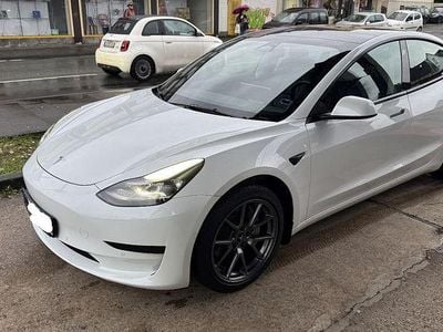 Weiß Gebraucht 2022 Tesla Model 3 RWD Limousine | 24.900 € (Fairer Preis)