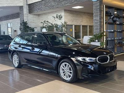 Schwarz Gebraucht 2023 BMW 320 Shadowline Kombi | 27.870 € (Superpreis)