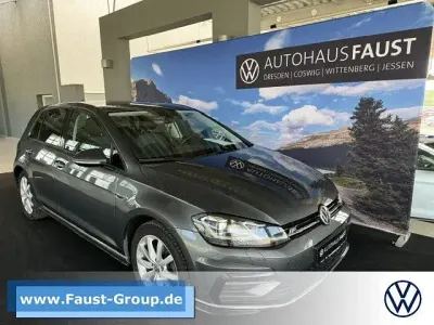 Gebraucht VW Golf VII Highline 150 PS (110 kW) 2018 Grau Limousine