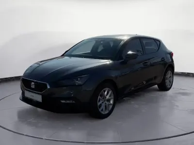 Neu Seat Leon 150 PS (110 kW) 2026 Grau Limousine