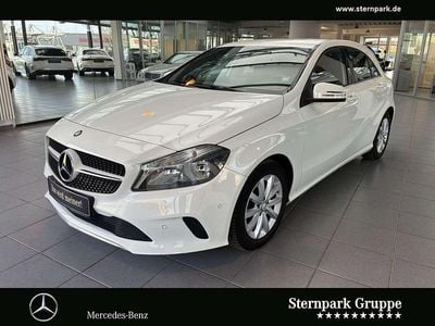 Gebraucht Mercedes A180 Style 122 PS (89 kW) 2017 Zirrusweiß Limousine