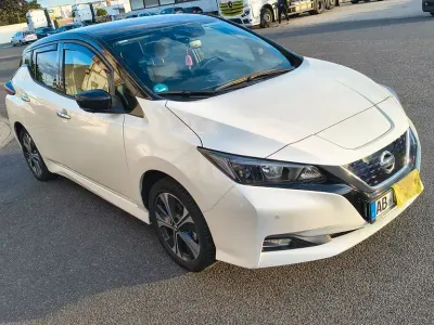 Gebraucht Nissan Leaf N-Connecta 160 kW (218 PS) 2022 Weiß Kleinwagen