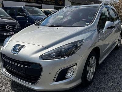 Gebraucht Peugeot 308 Business-Line 111 PS (81 kW) 2012 Aluminiumgrau/metallic Kombi