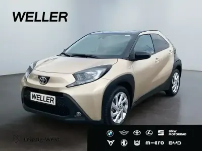 Używany Toyota Aygo 72 KM (52 kW) 2023 Beżowy Hatchback