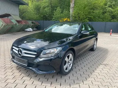 Gebraucht Mercedes C180 156 PS (114 kW) 2015 Schwarz Limousine