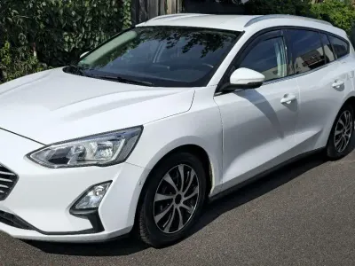 Gebraucht Ford Focus 120 PS (88 kW) 2019 Weiß Kombi