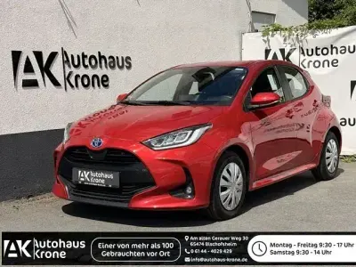 Gebraucht Toyota Yaris 116 PS (85 kW) 2023 Rot Kleinwagen