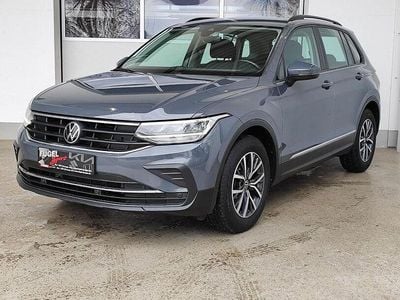 Gebraucht VW Tiguan Life 150 PS (110 kW) 2022 Delfingrau metallic SUV