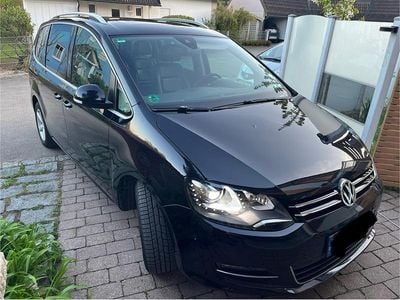 Second-hand VW Sharan Highline 130 CP (95 kW) 2015 Negru Monovolum