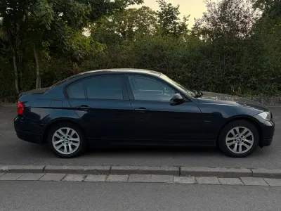 Gebraucht BMW 318 122 PS (89 kW) 2006 Blau Limousine