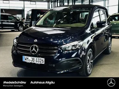 Gebraucht Mercedes T180 Progressive 116 PS (85 kW) 2025 Cavansitblau Van / Kleinbus