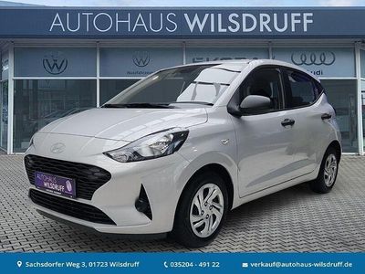 Neu Hyundai i10 Comfort 63 PS (46 kW) 2025 Grau Kleinwagen