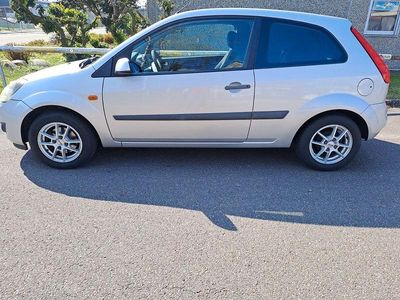 Gebraucht Ford Fiesta 80 PS (58 kW) 2006 Grau Kleinwagen