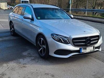 Gebraucht Mercedes E220 194 PS (142 kW) 2019 Silber Kombi