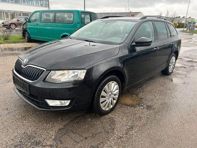 Gebraucht Skoda Octavia Ambition 105 PS (77 kW) 2014 Schwarz Kleinwagen
