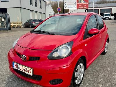 Gebraucht Toyota Aygo Cool 68 PS (50 kW) 2010 Rot Kleinwagen