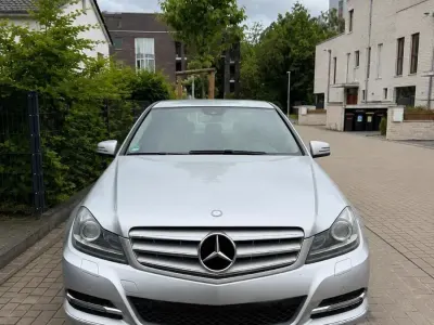 Gebraucht Mercedes C200 136 PS (100 kW) 2012 Silber Limousine