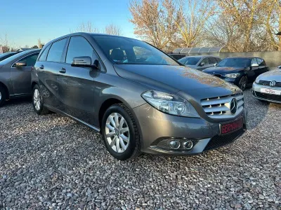 Gebraucht Mercedes B180 122 PS (89 kW) 2012 Grau Kleinwagen
