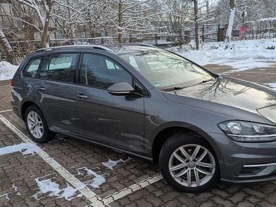Grau Gebraucht 2018 VW Golf VII Comfortline Kombi | 9.750 € (Guter Preis)