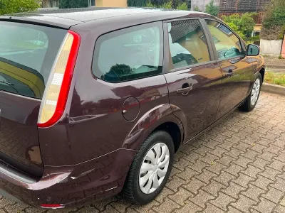 Gebraucht Ford Focus 101 PS (74 kW) 2009 Violet Kombi