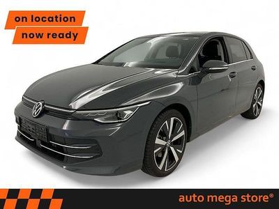 Grau Gebraucht 2024 VW Golf Style Limousine | 29.646 € (Fairer Preis)