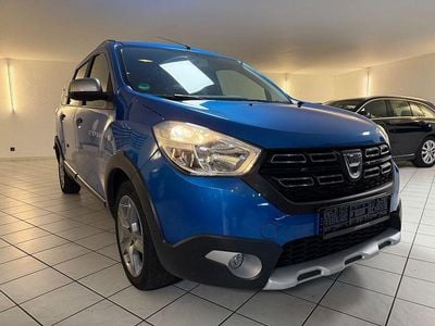 Gebraucht Dacia Lodgy Stepway 109 PS (80 kW) 2018 Blau Van / Kleinbus