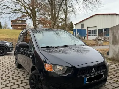 Gebraucht Mitsubishi Colt 75 PS (55 kW) 2010 Schwarz Kleinwagen