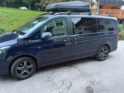 Mercedes V220