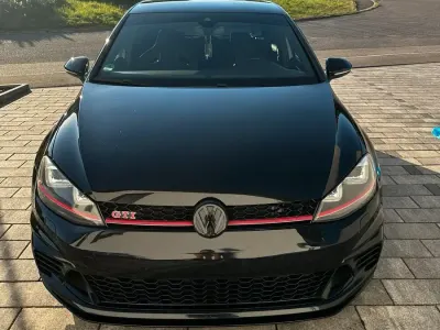 Gebraucht VW Golf VII GTI Clubsport 265 PS (194 kW) 2016 Schwarz Kleinwagen