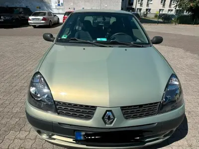 Gebraucht Renault Clio 98 PS (72 kW) 2003 Grün Kleinwagen
