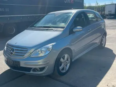 Używany Mercedes B170 Avantgarde 116 KM (85 kW) 2006 Niebieski Minivan