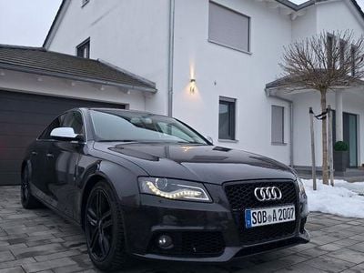 Grau Gebraucht 2012 Audi A4 Ambition Limousine | 11.899 € (Teuer)