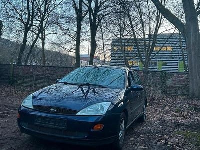 Blau Gebraucht 2005 Ford Focus Kleinwagen | 1.399 € (Guter Preis)