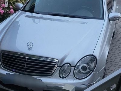 Gebraucht Mercedes E320 224 PS (164 kW) 2003 Silber Limousine