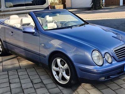 Gebraucht Mercedes CLK320 Elegance 218 PS (160 kW) 1999 Blau Cabrio