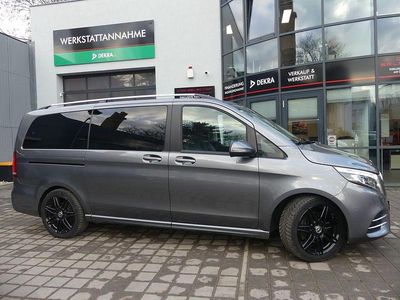Selenitgrau metallic Gebraucht 2019 Mercedes V300 AMG Van / Kleinbus | 38.800 € (Guter Preis)
