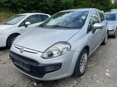 Gebraucht Fiat Punto Evo Active 69 PS (50 kW) 2011 Grau Kleinwagen