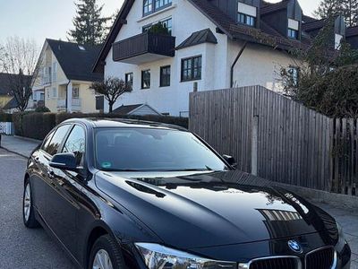 Gebraucht BMW 318 143 PS (105 kW) 2013 Schwarz Limousine