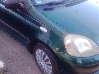 Gebraucht Toyota Yaris 68 PS (50 kW) 2002 Grün Kleinwagen