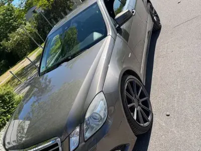 Używany Mercedes E350 Avantgarde 296 KM (217 kW) 2009 Srebrny Sedan/Limuzyna