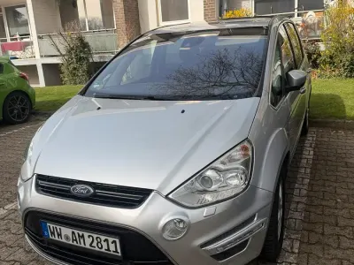 Używany Ford S-MAX S 205 KM (150 kW) 2013 Srebrny Minivan