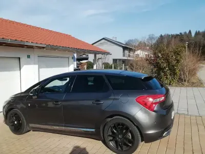 Gebraucht DS Automobiles DS5 Business Class 179 PS (131 kW) 2017 Grau Kleinwagen