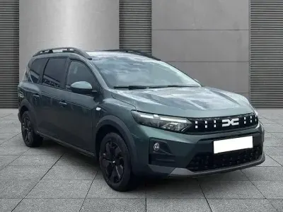 Neu Dacia Jogger Expression 158 PS (116 kW) 2025 Grün Van / Kleinbus