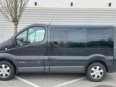 Begagnad Renault Trafic 150 HK (110 kW) 2007 Grå Minibuss