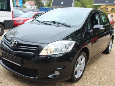 Gebraucht Toyota Auris Edition 99 PS (72 kW) 2011 Schwarz Kleinwagen