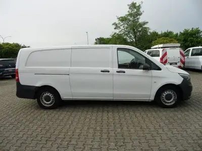 Używany Mercedes Vito 114 KM (83 kW) 2018 Biały Van