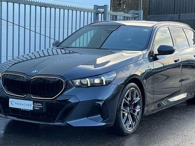 Usata BMW 550e Comfort Edition 490 CV (360 kW) 2025 Grigio Station wagon