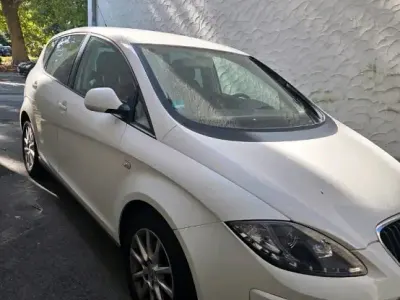 Używany Seat Leon 90 KM (66 kW) 2011 Biały Hatchback